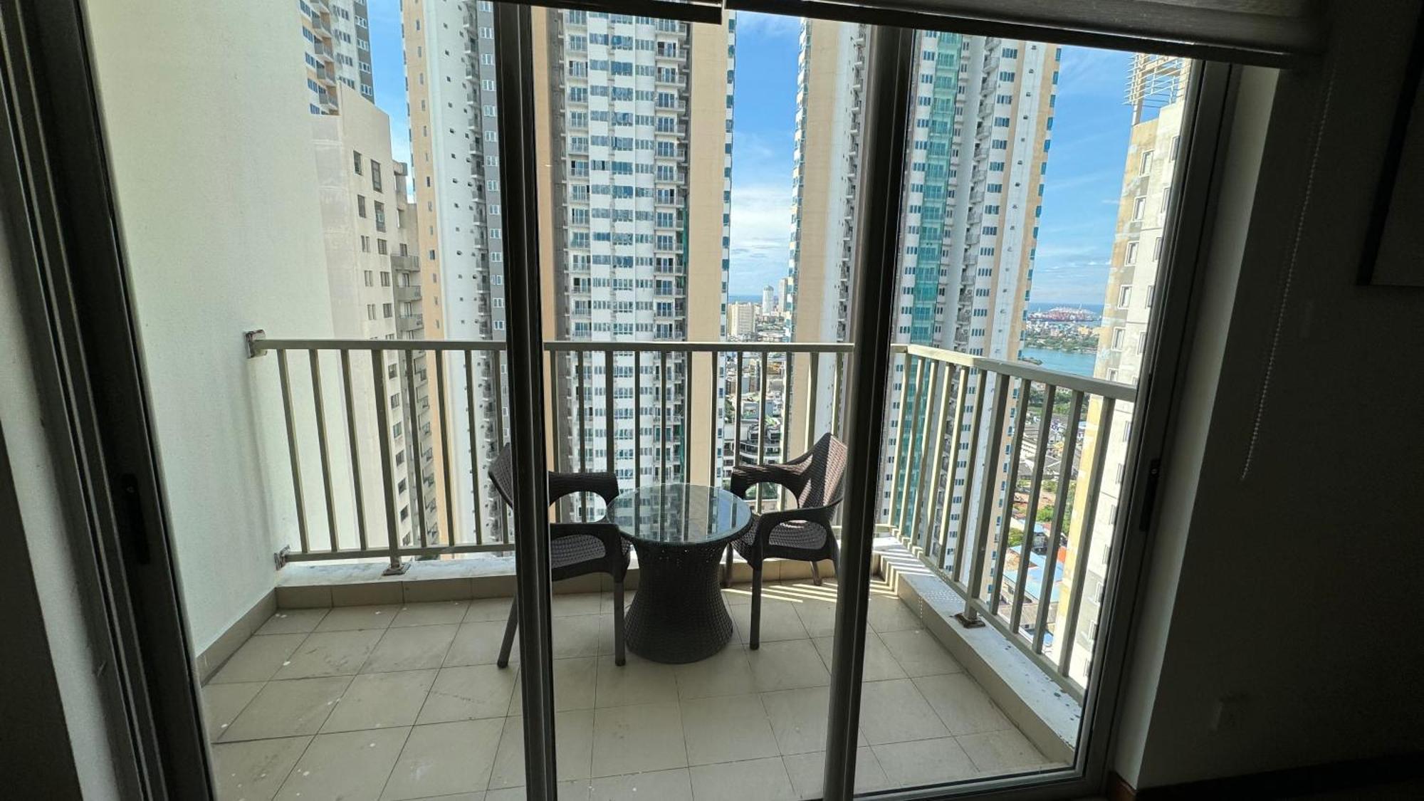 Skylounge Apartment Коломбо Екстериор снимка
