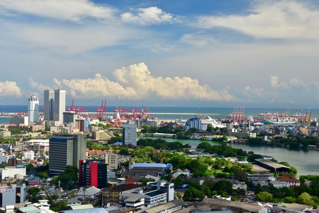 Skylounge Apartment Коломбо Екстериор снимка